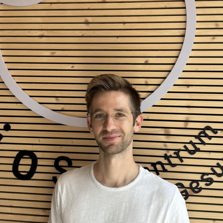 Dr. Marcel de Vries